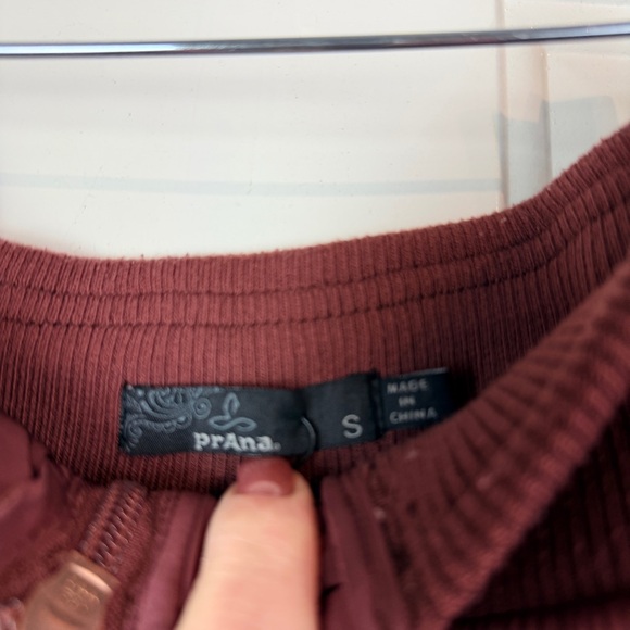 PrAna Elsa skirt burgundy size Small - Picture 3 of 6